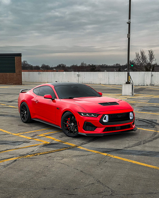 Фото дисков FF10 Черный сатин на Ford Mustang VII