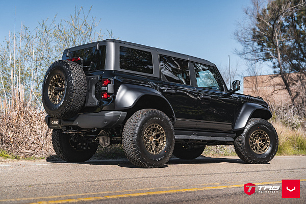 Фото дисков Vossen HFX-1 (6-Lug) Сатиновая бронза на Ford Bronco