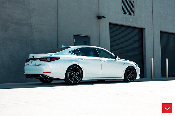 Фото дисков Vossen HF-1 Алмазная проточка на Lexus ES VII