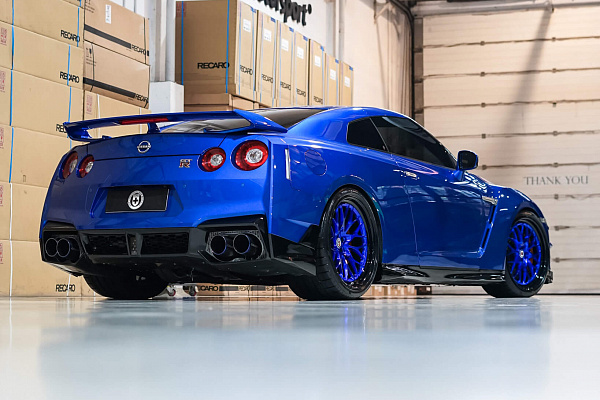 Фото дисков HRE 520 Синий глянец на Nissan GT-R