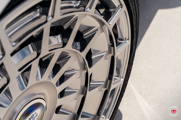 Фото дисков Vossen LC3-12 Глянцевый лак на Land Rover Range Rover V