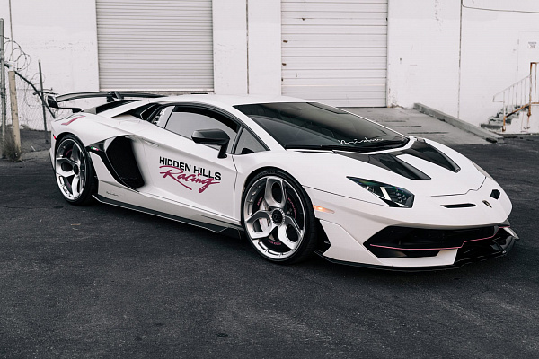 Фото дисков Brixton Forged NC01-R Серебро на Lamborghini Aventador