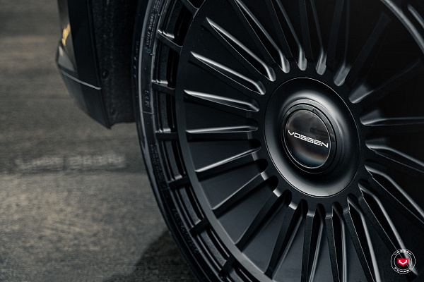 Фото дисков Vossen S21-12 Черный сатин на Cadillac Escalade V