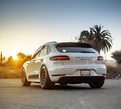 Фото дисков HRE S200 на Porsche Macan I