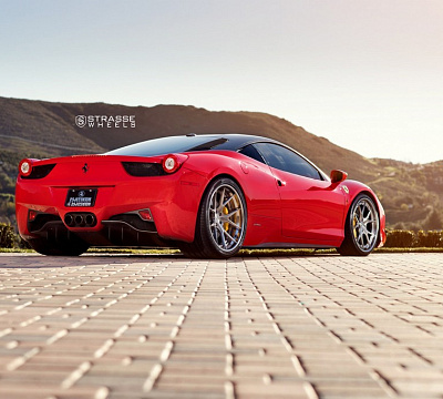 Фото дисков Strasse Wheels SM5R Deep Concave FS на Ferrari 458