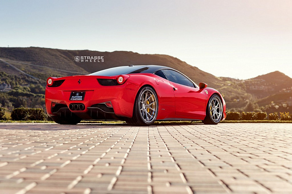 Фото дисков Strasse Wheels SM5R Deep Concave FS Глянцевый лак на Ferrari 458