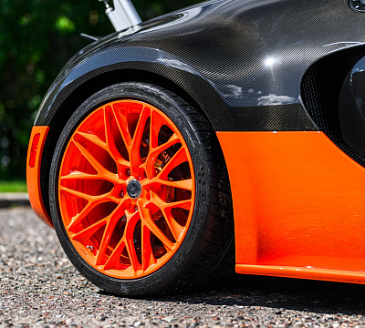 Фото дисков HRE P200 на Bugatti Veyron