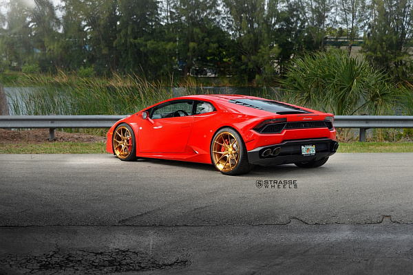 Фото дисков Strasse Wheels SM5R Deep Concave Monoblock Сатиновая медь на Lamborghini Huracan