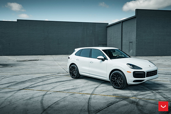 Фото дисков Vossen HF-2 Черный глянец на Porsche Cayenne III