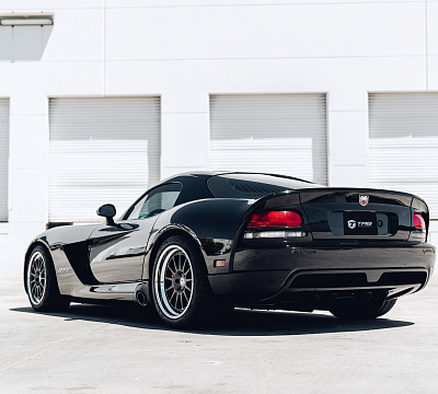 Фото дисков HRE 303 на Dodge Viper