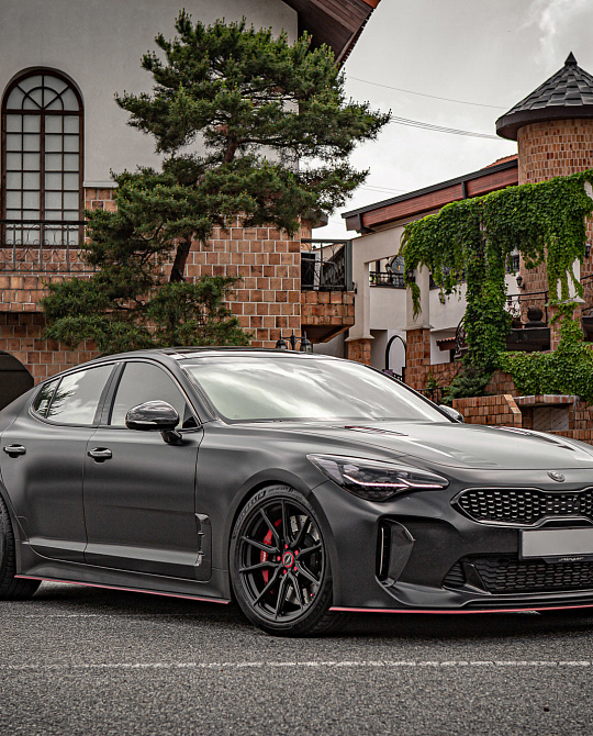 Фото дисков HF-3 Черный сатин на Kia Stinger