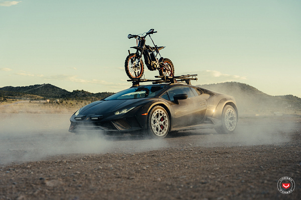 Фото дисков Vossen LC3-01T Белый глянец на Lamborghini Huracan