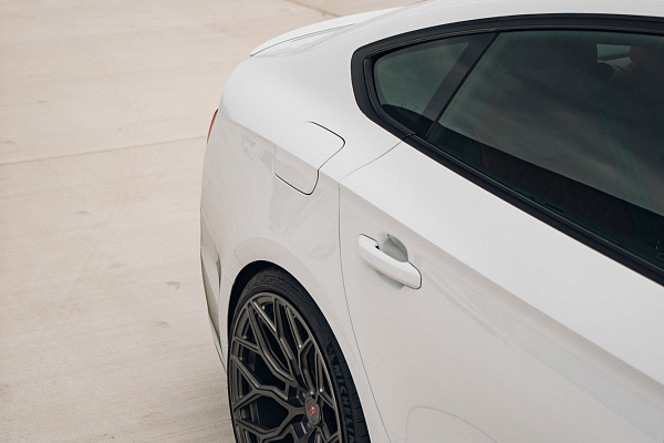 Фото дисков Vossen S17-01 Глянцевый темный лак на Audi A/S/RS 5 (F5)