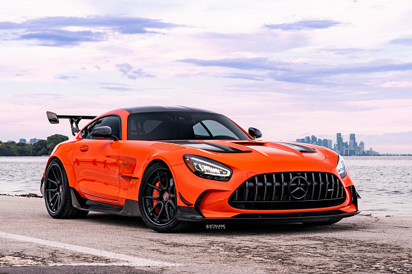 Фото дисков Strasse Wheels SV5 Deep Concave FS Черный сатин на Mercedes-Benz AMG GT I