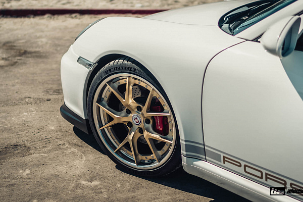 Фото дисков HRE S101 Глянцевое золото на Porsche 911 VI
