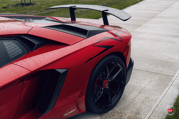 Фото дисков Vossen S21-01 Черный глянец на Lamborghini Aventador