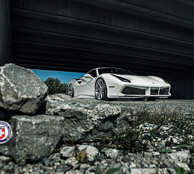 Фото дисков HRE P101 на Ferrari 488