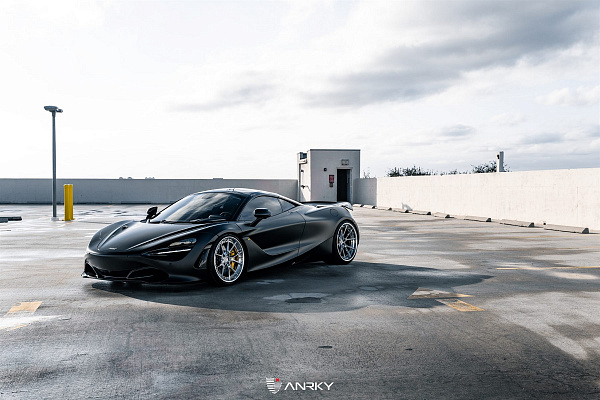 Фото дисков Anrky AN32 Полированный лак на McLaren 720S