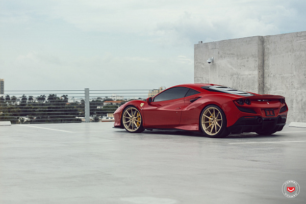 Фото дисков Vossen EVO-2 Глянцевая шампань на Ferrari F8