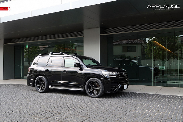 Фото дисков Anrky AN35 Черный сатин на Toyota Land Cruiser 300