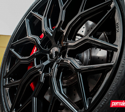 Фото дисков Vossen HF-2 на Maserati Levante