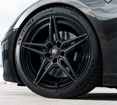Фото дисков Strasse Wheels SV2 Deep Concave Duoblock на Ferrari 599