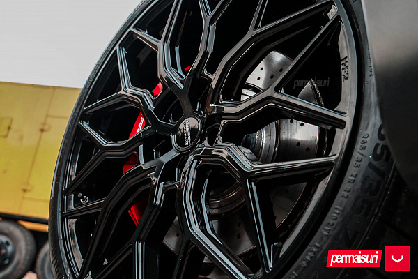 Фото дисков Vossen HF-2 Черный глянец на Maserati Levante