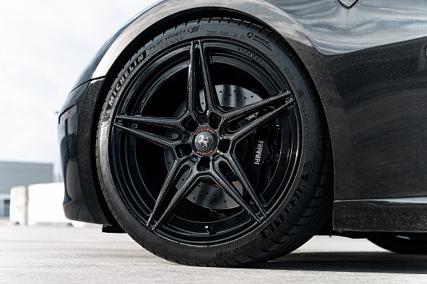 Фото дисков Strasse Wheels SV2 Deep Concave Duoblock Другой цвет на Ferrari 599