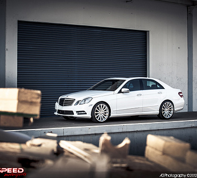 Фото дисков MRR HR9 на Mercedes-Benz E-Class (W212, S212, C207)