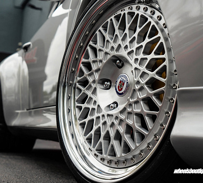 Фото дисков HRE 501 на Porsche 911 IV