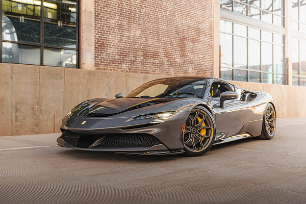 Фото дисков Brixton Forged CM5-RS Сатиновый графит на Ferrari SF90