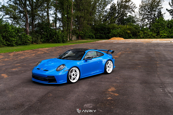 Фото дисков Anrky AN27 Белый глянец на Porsche 911 VIII