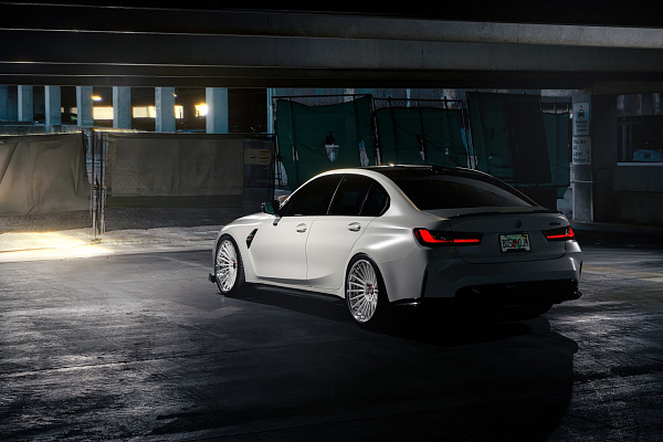 Фото дисков Strasse Wheels SV20 Deep Concave FS Белый глянец на BMW 3/M3 (G2x/G80)