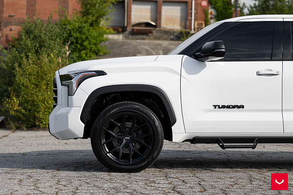 Фото дисков Vossen HF6-4 Черный сатин на Toyota Tundra III