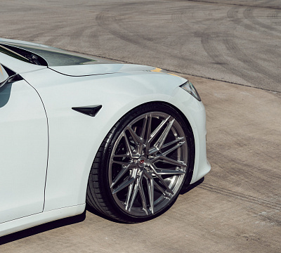 Фото дисков Vossen EVO-5R на Tesla Model S