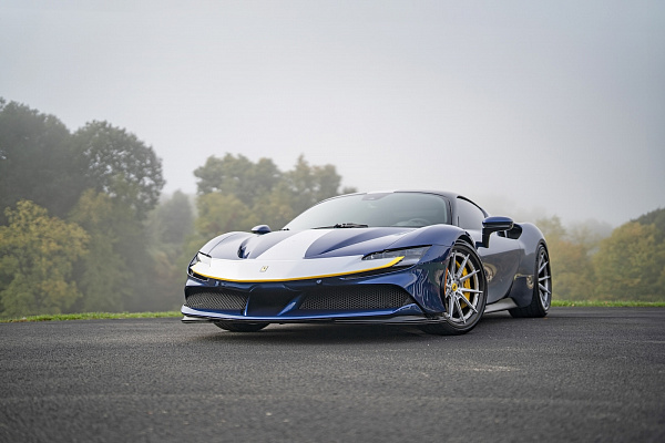 Фото дисков Strasse Wheels SV10 Track Сатиновый лак на Ferrari SF90