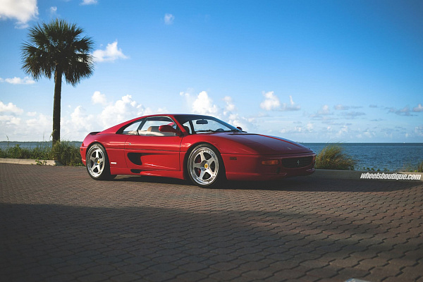 Фото дисков HRE 305 Глянцевый лак на Ferrari F355