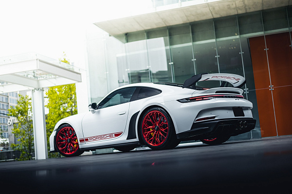 Фото дисков Brixton Forged PF10-RS Красный глянец на Porsche 911 VIII