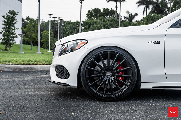 Фото дисков Vossen VFS-2 Черный глянец на Mercedes-Benz C-Class (W205)