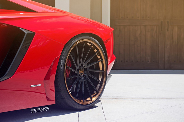 Фото дисков Strasse Wheels SV15T Deep Concave FS Другой цвет на Lamborghini Aventador