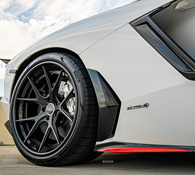 Фото дисков Strasse Wheels SM5R Deep Concave FS на Lamborghini Aventador