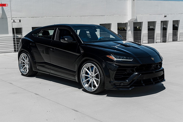 Фото дисков Anrky AN38 Глянцевый лак на Lamborghini Urus