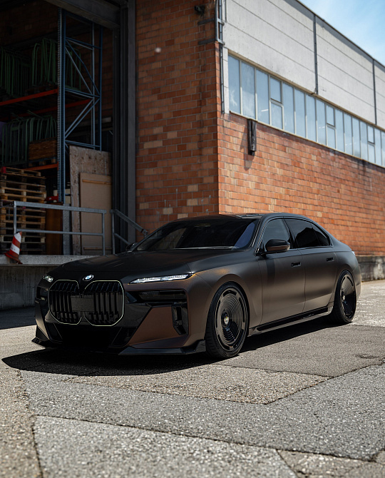 Фото дисков ST7 Черный глянец на BMW 7 (G70)