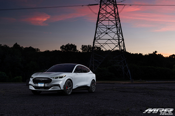Фото дисков MRR FS06 Черный глянец на Ford Mustang Mach-E