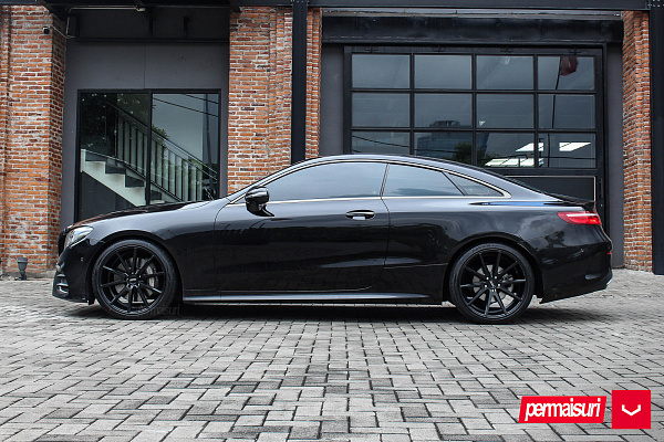 Фото дисков Vossen VFS-1 Черный сатин на Mercedes-Benz E-Class (W213, S213, C238)