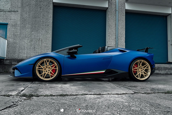 Фото дисков Anrky S1-X2 Сатиновое золото на Lamborghini Huracan