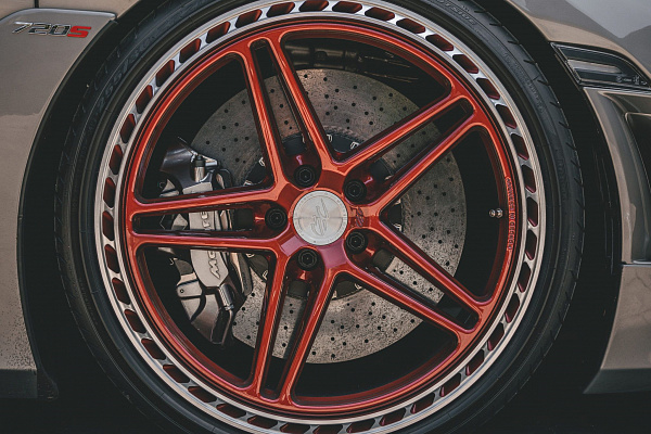 McClaren 720s