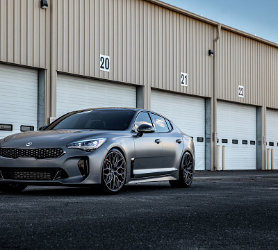 Фото дисков Vossen HF-2 на Kia Stinger