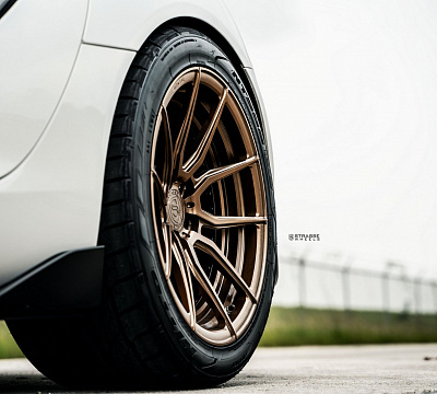 Фото дисков Strasse Wheels SV5 Deep Concave Duoblock на Toyota Supra A90