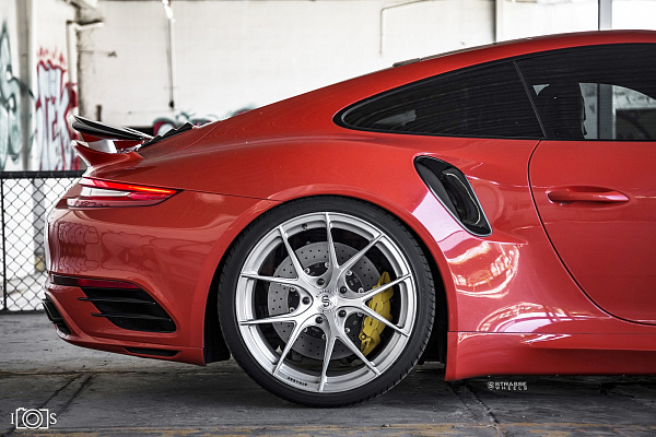 Фото дисков Strasse Wheels SM5R Deep Concave Monoblock Глянцевый лак на Porsche 911 VII
